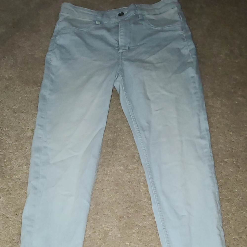 I selling this Jean DIVIDED H&M size 8